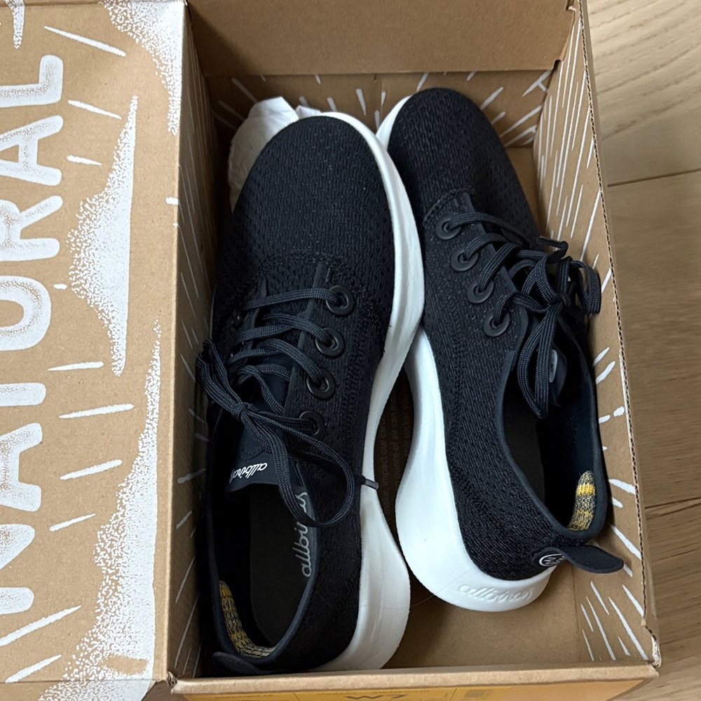 allbirds SuperLight Tree Runners - Natural Black/Dark Grey (Blizzard Sole) - Picture 2 of 8